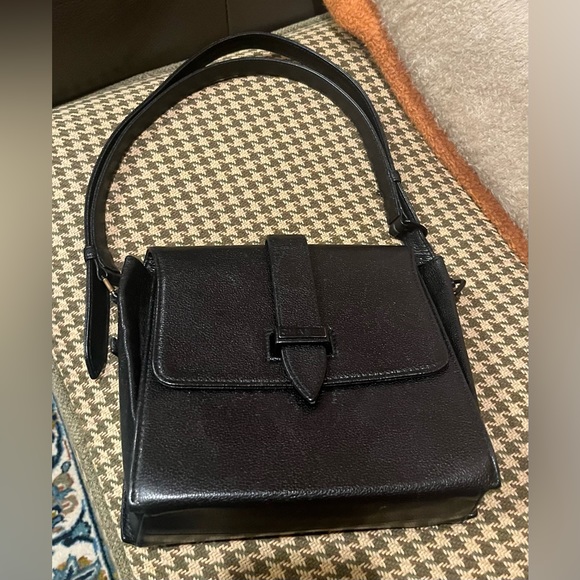 **CHANEL** Authentic Black Caviar Leather Shoulder Bag - Picture 5 of 12